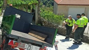 Fallece un vecino de 82 años de Pazos de Arenteiro tras chocar con su tractor contra un muro