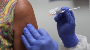 Publican primeros resultados de ensayos clínicos de la vacuna de Rusia contra el coronavirus en The Lancet