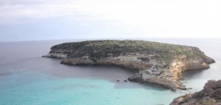 Rescatan a dos terraplanistas que pensaban encontrar el fin del mundo en Lampedusa
