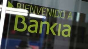 Facua ve "escandaloso" que Bankia se fusione con CaixaBank sin devolver las ayudas del FROB
