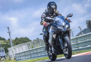 Honda, Yamaha, Kawasaki y Suzuki colaboran en el desarrollo de motos eléctricas con baterías intercambiables