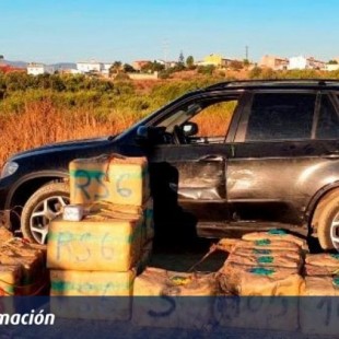 Tres guardias civiles embestidos en San Roque al intervenir 700 kilos de hachís