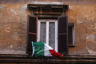 Italia vota recortar el número de senadores y diputados en un nuevo referéndum constitucional