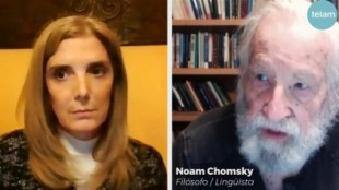 Noam Chomsky: "La supervivencia de la democracia está en juego"
