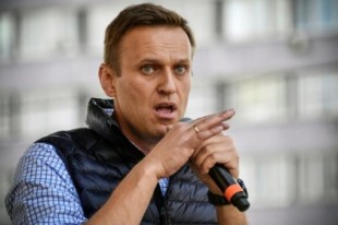 Hallados restos de Novichok en una botella del hotel donde estuvo Navalni, según su entorno