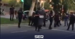 Tres detenidos y seis heridos en una manifestación contra las restricciones en Vallecas