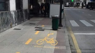 El carril bici de Oviedo levanta críticas en redes sociales