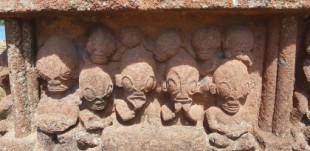 Las llamativas esculturas polinesias que son dioses pero parecen otra cosa