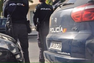 La Policía Nacional multa a 200 personas que celebraban una fiesta en una casa en Aravaca