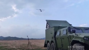 China muestra su sistema de lanzamiento de un enjambre de drones suicidas