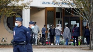 Francia se moviliza para defender su escuela laica frente al islamismo