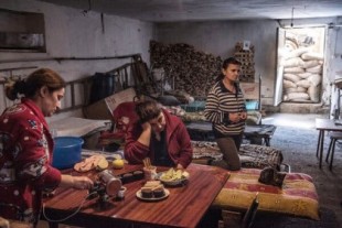 En primera línea de una guerra brutal: muerte y desesperación en Nagorno-Karabaj (en)