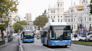 Muere en Madrid una mujer arrollada por un autobús municipal tras tropezar y caerse enfrente del vehículo