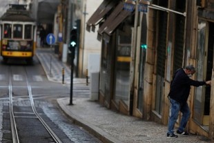 Portugal anuncia un nuevo confinamiento parcial a partir de este miércoles que afectará al 70% de la población