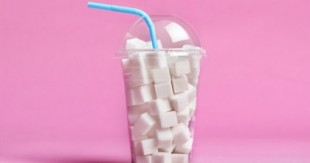 El microbioma explica cómo el azúcar secuestra una parte esencial de la salud [EN]