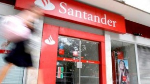 Santander plantea un ERE para 4.000 trabajadores y la reubicación de 1.100
