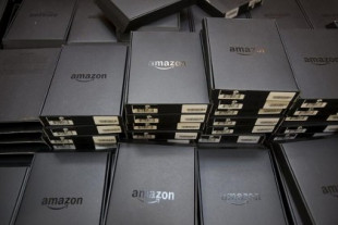 Detenidos cinco empleados de Amazon por robar medio millón de euros en teléfonos móviles en el almacén de San Fernando