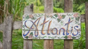 El desgarrador final de Atlantis, la polémica comuna de británicos que convivió con las FARC en Colombia en los 90