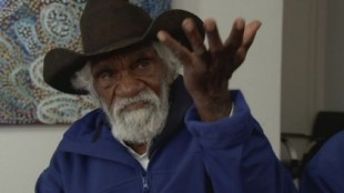 Nyarri, el aborigen australiano que no conocía al hombre blanco hasta que sufrió el impacto de una bomba atómica [Eng]