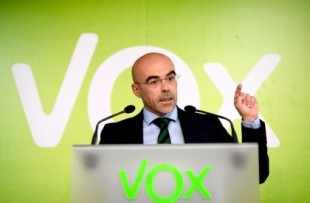 Vox pide que buques de guerra impidan la llegada de pateras a Canarias