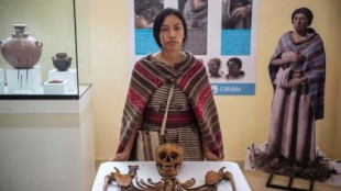 Los restos de una mujer que vivió hace 600 años maravillan a arqueólogos en Perú