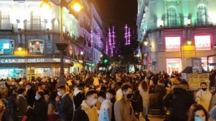 Aglomeraciones en el centro de Madrid en el primer fin de semana de alumbrado navideño