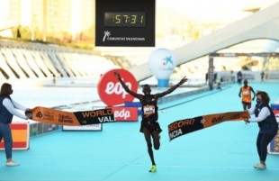 Medio maratón: Récord del mundo en Valencia con la mejor carrera de la historia