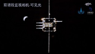 Acoplamiento en órbita lunar de la misión Chang’e 5 para trasladar las muestras de la superficie