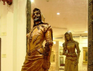 Mefistófeles y Margarita: la escultura doble más famosa del mundo