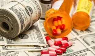 Las farmacéuticas se han gastado en 3 años más de 2.000 millones en comisiones a médicos