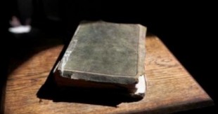 El libro del siglo XIX que aun hoy puede matar a quien se atreva a leerlo