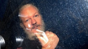 Un tribunal británico decide si extradita a EEUU a Julian Assange, que podría ser condenado a 175 años