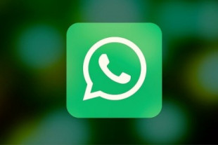 Apple “ataca” a Facebook al mostrar cuántos metadatos capta Whatsapp de sus usuarios con un iPhone