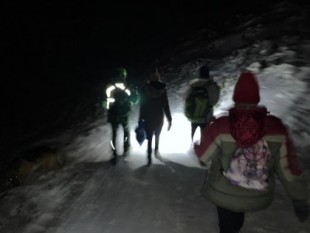 Rescatados cinco jóvenes en zapatillas y vaqueros a 1.970 metros de altura en Navacerrada con síntomas de hipotermia