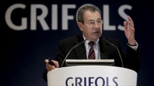 Grifols prueba un fármaco que proporcionaría inmunidad inmediata contra el covid