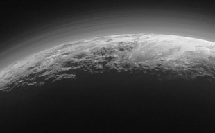 Un cóctel de hielo con cianuro produce la neblina de Plutón