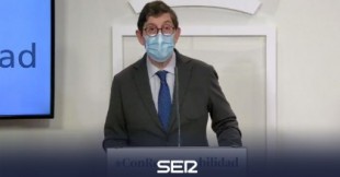 El consejero de Salud de Murcia y otros altos cargos se vacunaron contra la COVID junto a cientos de funcionarios