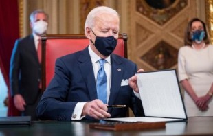 Biden firma una orden ejecutiva para evitar la salida de EE.UU. de la OMS