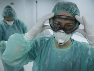 Empiezan a dimitir las enfermeras del hospital de Bilbao donde se saltaron la cola de vacunación