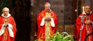 La vacunación del obispo de Mallorca incluyó también a los sacristanes de la Catedral