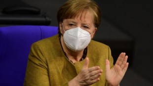 Merkel convoca a las farmacéuticas ante los problemas con las vacunas