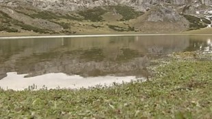 El Bricial: así emerge el tercer lago de Covadonga