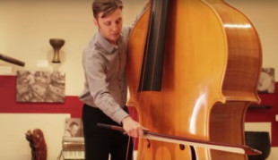 El octabajo: un instrumento raro, enorme y con sonidos muy graves