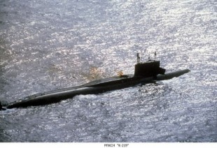 La tragedia del submarino nuclear soviético K-219 (1986)