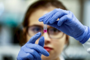 El Reino Unido comienza los ensayos para combinar dos vacunas distintas