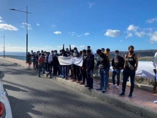 Disuelta una manifestación de inmigrantes en Gran Canaria que reclamaban poder viajar a la península