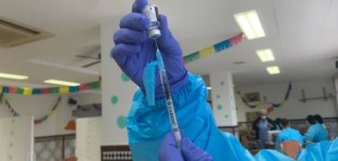 Centros de salud de Málaga aplazan la vacunación del Covid a mayores de 80 años por la falta de dosis