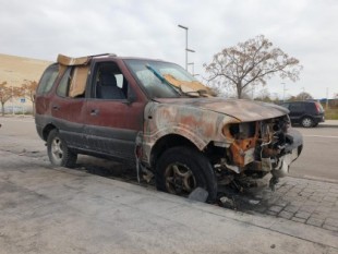 Seis menores prenden fuego en Palma a un coche con una mujer en su interior