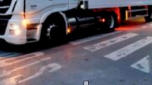 Muere un camionero al revisar la rueda de la que salía humo
