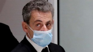 Nicolas Sarkozy condenado a tres años de prisión (FRA)